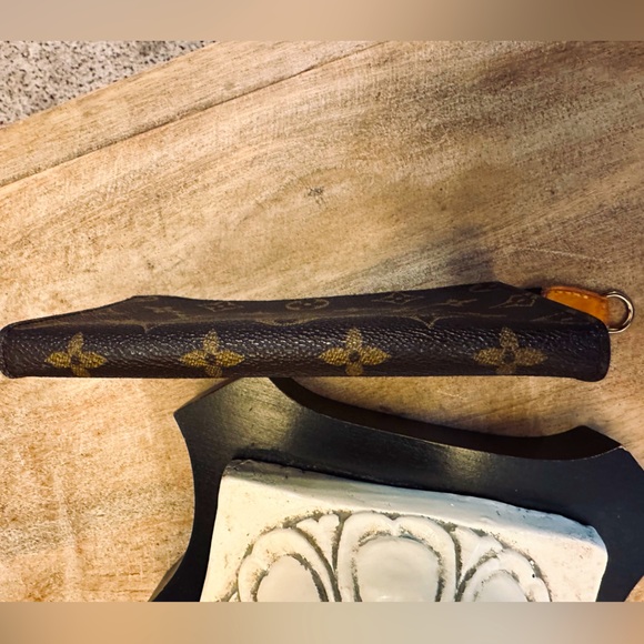 Louis Vuitton Monogram Mini Pochette - Picture 5 of 9